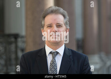 Christopher Steele, ex MI6 agente che set-up Orbis Business Intelligence e compilato un dossier su Donald Trump, a Londra dove ha parlato con i media per la prima volta. Foto Stock