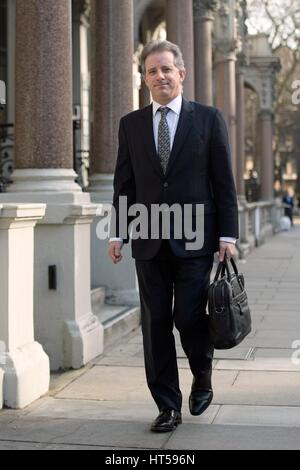 Christopher Steele, ex MI6 agente che set-up Orbis Business Intelligence e compilato un dossier su Donald Trump, a Londra dove ha parlato con i media per la prima volta. Foto Stock