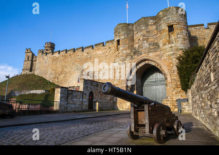 Una vista del centro storico Lincoln Castle a Lincoln, Regno Unito. Il castello fu costruito da Guglielmo il Conquistatore nel XI secolo. Foto Stock