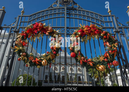 Natale ghirlande cancello di ingresso governatori MANSION FORTELEZA LA CITTÀ VECCHIA di SAN JUAN DI PORTO RICO Foto Stock