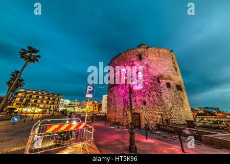 Colore rosa Aragones torre in Alghero Sardegna Foto Stock