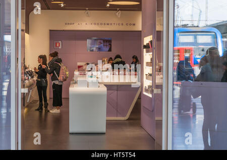 Kiko Store di Venezia, Italia Venezia stazione ferroviaria Santa Lucia Foto Stock