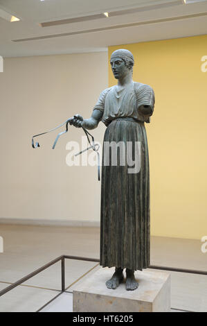 Auriga statua si trova al museo di Delphi in Grecia Foto Stock