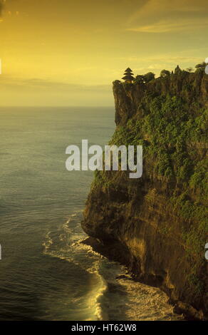 Il tempio di Ulu Watu Tempel sull'isola di Bali in Indonesia in southeastasia Foto Stock