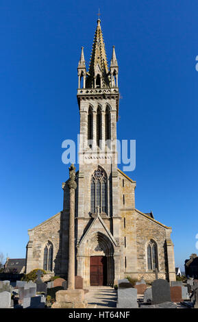 La chiesa parrocchiale di Notre-dame di Plouguiel, la Francia fu costruito tra il 1869-1871. L'architetto fu Alphonse Guepin e la chiesa è stata costruita da Luigi Foto Stock