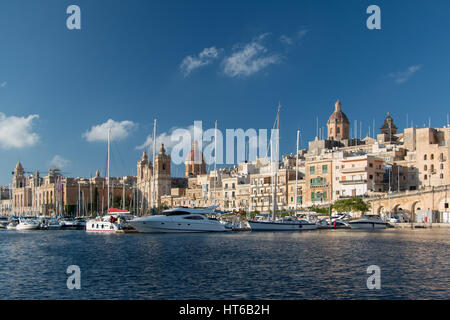 Barche e yacht nella Marina di Cottonera a Birgu, Malta Foto Stock