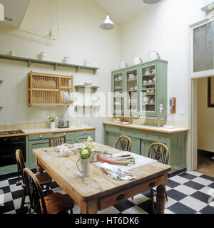 Tavolo da pranzo in cucina. Foto Stock