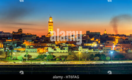 Panorama di Meknes in serata. UNESCO World Heritage Site in Marocco Foto Stock