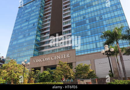 Vincom Center department store di Ho Chi Minh City Vietnam. Vincom Center è un centro commerciale di lusso nel quartiere centrale 2 Foto Stock