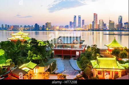 Nanchang tengwang pavilion di notte ,è uno dei famosi cinese antico edificio Foto Stock