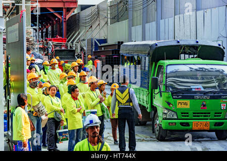 BANGKOK, Tailandia - 29 gennaio: questa è una squadra di operai edili lavorando su un sito di costruzione nell'area del centro cittadino di Bangkok il 29 gennaio 2017 Foto Stock