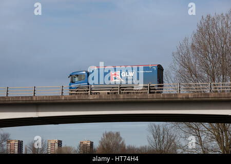 Feed GLW carrello su strada nelle Midlands Foto Stock