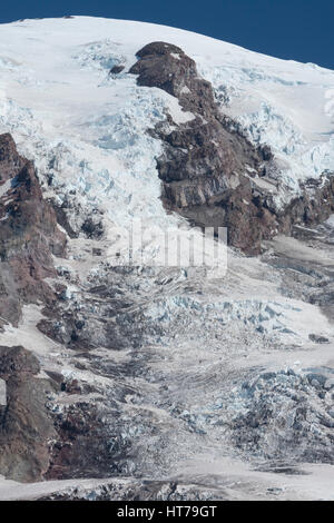 Nisqually Glacier sul Monte Rainier (14,410 elev.), il Parco Nazionale del Monte Rainier, WA, Stati Uniti d'America Foto Stock