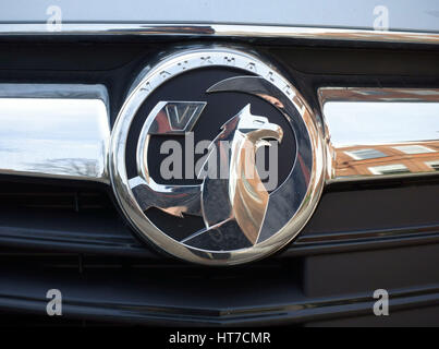 Badge su Vauxhall auto, Londra Foto Stock