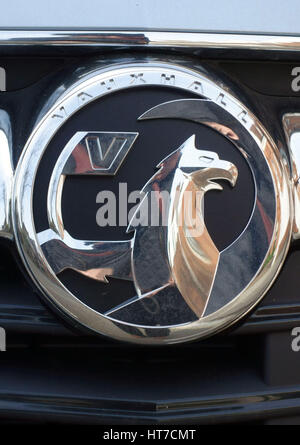 Badge su Vauxhall auto, Londra Foto Stock