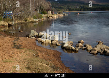 Loch Morlich visto dal Cairngorm Montagne in Scozia Foto Stock