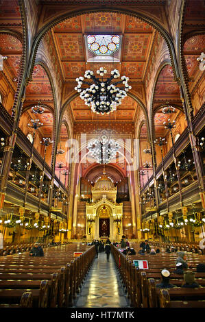 La Grande Sinagoga ('Dohany Street Sinagoga'), il più grande in Europa e la seconda più grande al mondo. Budapest, Ungheria. Foto Stock