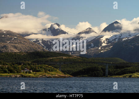Vista mare sul ponte Saltstraumen, Norvegia Foto Stock