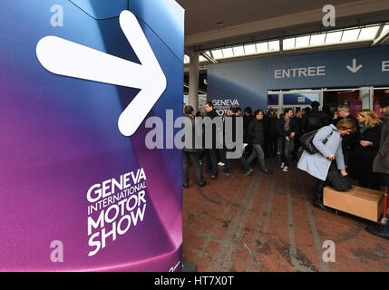 Ginevra, Svizzera. 08 Mar, 2017. La zona di ingresso alla 87th Geneva International Motor Show. La mostra è aperta alla stampa dal 09.03.17 e il pubblico in generale dal 19.03.17. Foto: Uli Deck/dpa/Alamy Live News Foto Stock