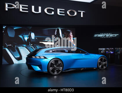 Ginevra, Svizzera. 8 Mar, 2017. Un istinto di Peugeot concept car è visibile sulla seconda giornata della stampa del 87th International Motor Show di Ginevra, in Svizzera, il 8 marzo 2017. Credito: Xu Jinquan/Xinhua/Alamy Live News Foto Stock