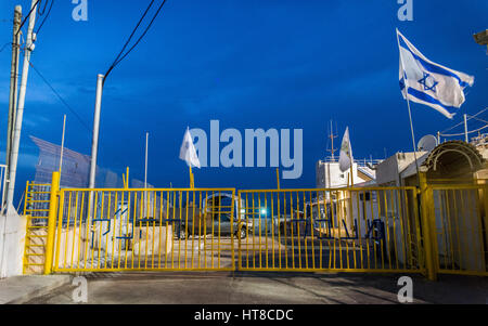 Check-point tra Israele e il Libano. Entrambi i paesi hanno messo a dura prova le relazioni e incrocio tra l uno e l altro è difficile. Foto Stock