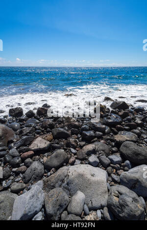Roccia lavica costa a Los Barrancos, Tenerife, Isole Canarie, Spagna Foto Stock