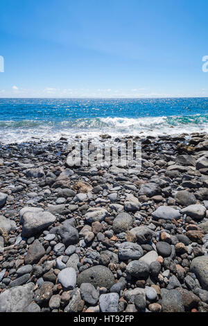 Roccia lavica costa a Los Barrancos, Tenerife, Isole Canarie, Spagna Foto Stock