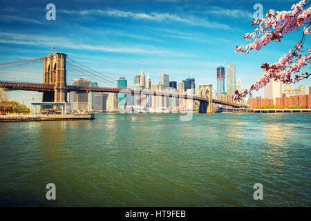 Il ponte di Brooklyn e Manhattan a molla, New York City Foto Stock
