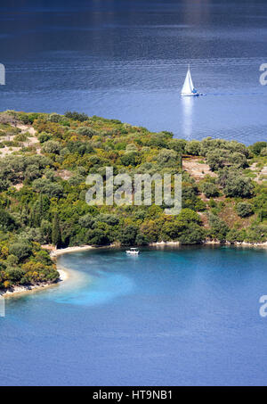 Yachts off Thilia isola, Meganisi, Grecia Foto Stock