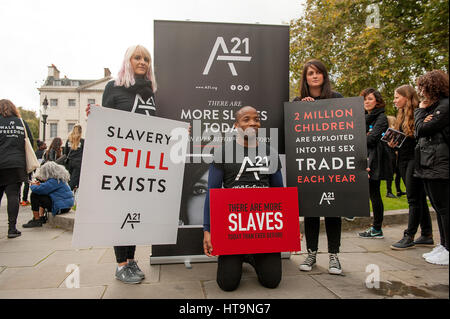 A21 Campagna rally di protesta nel centro di Londra, un evento globale per aumentare la consapevolezza e i fondi per la lotta contro la tratta di esseri umani e la schiavitù. Foto Stock