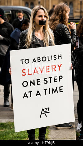 A21 Campagna rally di protesta nel centro di Londra, un evento globale per aumentare la consapevolezza e i fondi per la lotta contro la tratta di esseri umani e la schiavitù. Foto Stock