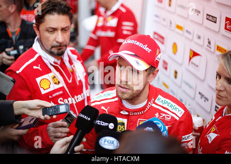 Barcellona, Spagna. 09Mar, 2017. Formel 1 test rides 2017 a Barcellona Sebastian Vettel (GER#5), la Scuderia Ferrari im intervista foto: Cronos/Hasan Bratic Credito: Cronos Foto/Alamy Live News Foto Stock