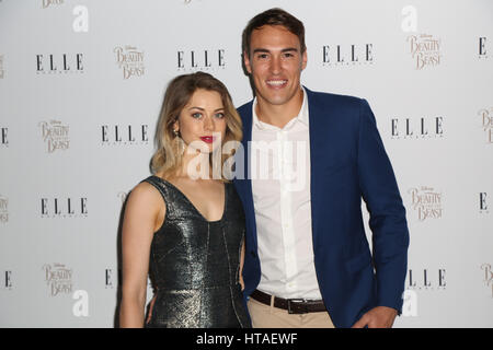 Sydney, Australia. 9 marzo 2017. ELLE Australia terrà un cocktail esclusivo evento ospitato da Editor-in-Chief, Justine Cullen, per lanciare la premiere screening di La Bella e la bestia in corrispondenza del QT di Sydney, 49 Market Street. Nella foto: Courtney Dober e Courtney Dober. Credito: © Richard Milnes/Alamy Live News Foto Stock