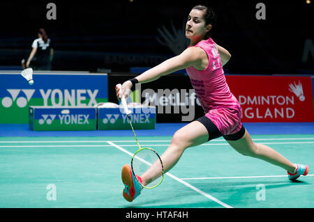 Birmingham. 9 Mar, 2017. Carolina Marin di Spagna restituisce il volano durante le Donne Singoli Secondo turno match con lui Bingjiao della Cina a tutti Inghilterra aprire Badminton 2017 a Birmingham, Regno Unito il 9 marzo 2017. Credito: Han Yan/Xinhua/Alamy Live News Foto Stock