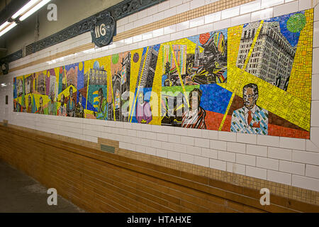 Un murale a 116Street station della #3 linea di Harlem, a New York City Foto Stock