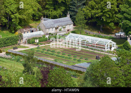 Orto e case di vetro nel castello di Balmoral station wagon, Aberdeenshire, Nord Est Highlands Scozzesi. Foto Stock