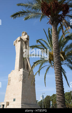 Christopher Columbus monumento sulla punta del sebo costruito nel 1929 da Gertrude Vanderbilt Whitney, La Rabida, Huelva, Costa de la Luz, Andalusia, Spagna Foto Stock