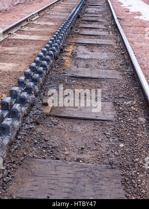 Ruota dentata e cremagliera tracce, Cog Railway Depot, Manitou Springs, Colorado. Foto Stock