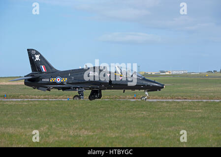 RAF T1un falco aeromobile di addestramento avanzato a RAF Lossiemouth. Moray, Scozia. Foto Stock