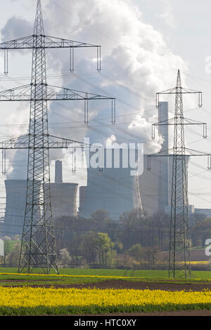 La lignite-fuoco-station Neurath, RWE-Power Energy Company carbone marrone power station, Grevenbroich, Renania settentrionale-Vestfalia, Germania Europa Foto Stock