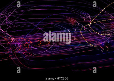 Abstract multi colorata esposizione lungo sentieri di luce Foto Stock