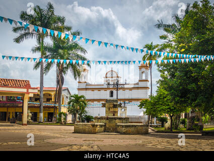 La piazza principale di Copan Ruinas City, Honduras Foto Stock