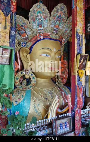 Il Buddha Maitreya al monastero di Tikse. Foto Stock