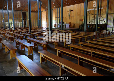 La fantastica architettura di interno Ka Don chiesa, Don Duong, Vietnam, Dalat campagna, Kadon cappella di legno, utilizzare la luce naturale in modo rispettoso dell'ambiente Foto Stock