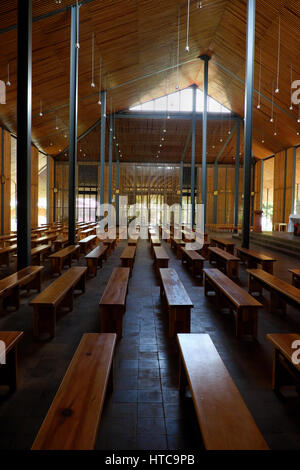 La fantastica architettura di interno Ka Don chiesa, Don Duong, Vietnam, Dalat campagna, Kadon cappella di legno, utilizzare la luce naturale in modo rispettoso dell'ambiente Foto Stock