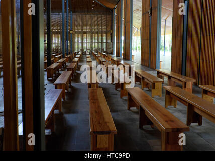 La fantastica architettura di interno Ka Don chiesa, Don Duong, Vietnam, Dalat campagna, Kadon cappella di legno, utilizzare la luce naturale in modo rispettoso dell'ambiente Foto Stock