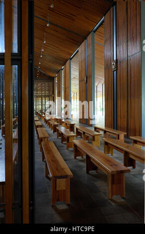 La fantastica architettura di interno Ka Don chiesa, Don Duong, Vietnam, Dalat campagna, Kadon cappella di legno, utilizzare la luce naturale in modo rispettoso dell'ambiente Foto Stock