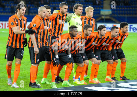 Kharkiv, Ucraina - 23 Febbraio 2017 - Shakhtar team durante l'Europa League Round di 32 corrispondenza inversa tra (Shakhtar Donetsk, Ucraina) e Cel Foto Stock