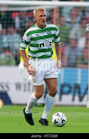 JOHAN MJALLBY Glasgow Celtic FC 15 Agosto 1999 Foto Stock