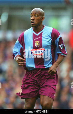 DION DUBLIN Aston Villa FC 16 Settembre 1999 Foto Stock
